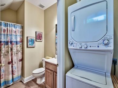 Destin Beach Home Vacation Rental with Three Bedrooms- 10 Destin Beach Home Vacation Rental with Three Bedrooms- 10
