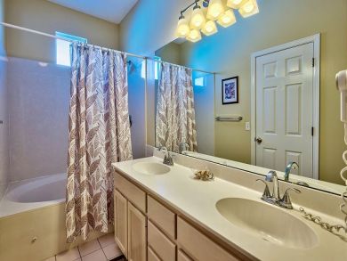 Destin Beach Home Vacation Rental with Three Bedrooms- 10 Destin Beach Home Vacation Rental with Three Bedrooms- 10