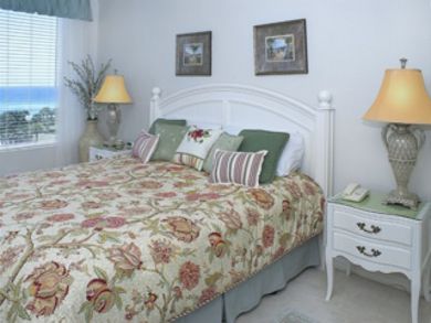 Destin Beachfront Two Bedroom Rental  with Gulf Views