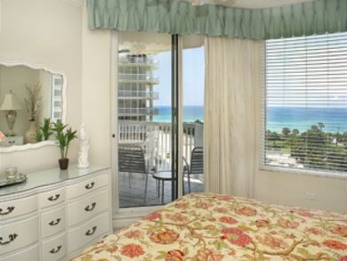 Destin Beachfront Two Bedroom Rental  with Gulf Views