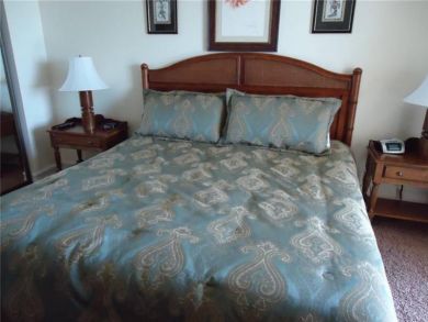 Bdroom - King bed