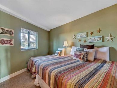 Bedroom - Queen and Twin beds
