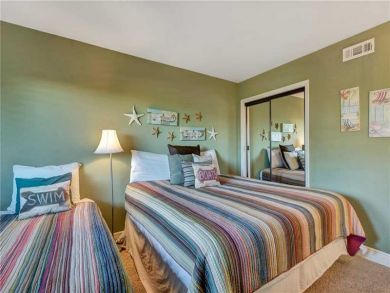 Bedroom - Queen and Twin beds