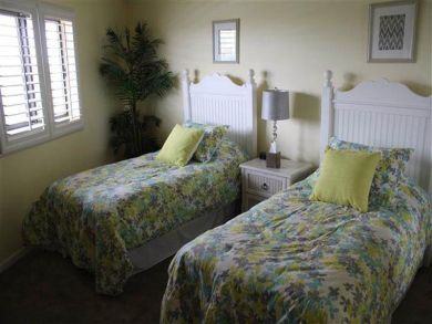 Bedroom - Twin beds