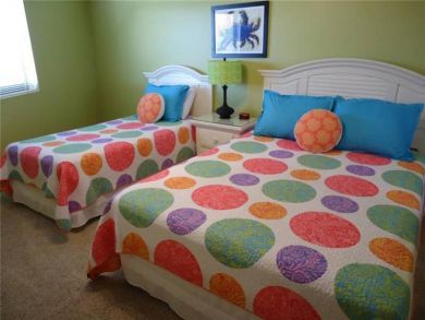 Bedroom - Queen and Twin beds Bedroom - Queen and Twin beds