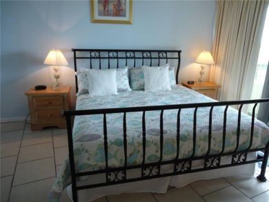 Master bedroom - King bed