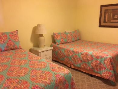 Bedroom - Queen and twin beds