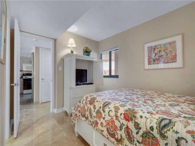 Bedroom - Queen bed