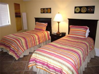 Bedroom - Twin beds