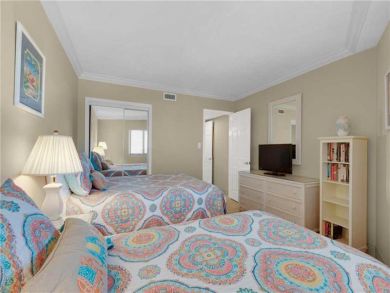 Bedroom - Queen and twin beds