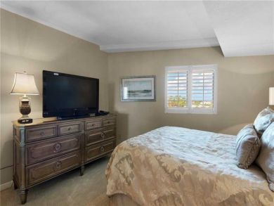 Bedroom - Queen bed Bedroom - Queen bed