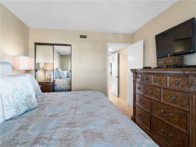 Bedroom - Queen bed Bedroom - Queen bed