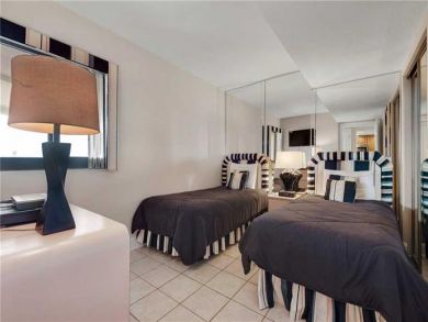 Bedroom - Twin beds
