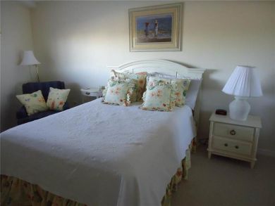 Bedroom - Queen bd