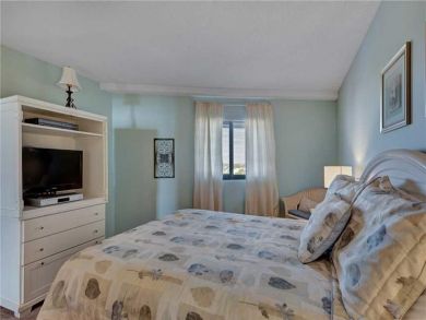 Bedroom - Queen bed