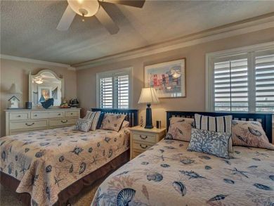 Bedroom - Queen beds