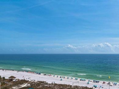Professionally Decorated Very Spacious One Bedroom Condo