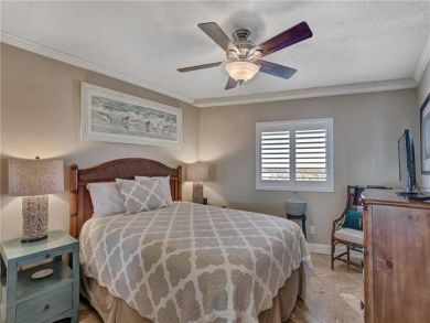 Bedroom - Queen bed Bedroom - Queen bed
