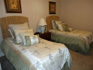 Bedroom - Twin beds