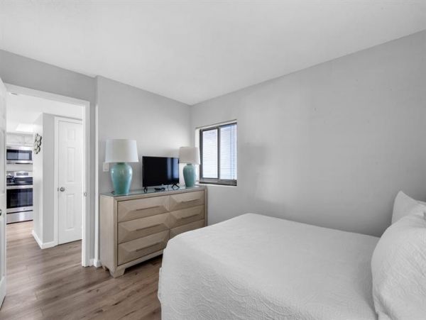 Stylish 2-Bedroom Oceanview Retreat in Miramar Beach