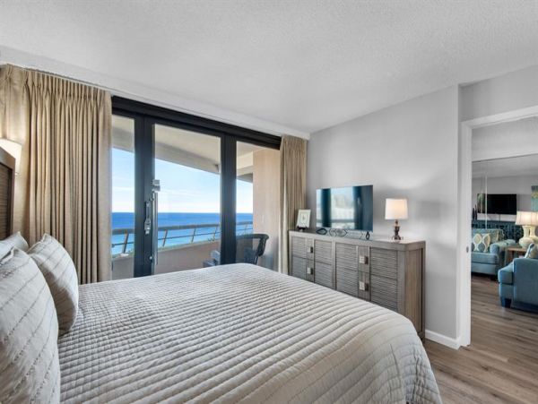 Stylish 2-Bedroom Oceanview Retreat in Miramar Beach