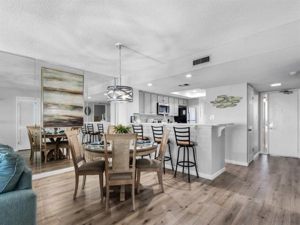 Stylish 2-Bedroom Oceanview Retreat in Miramar Beach