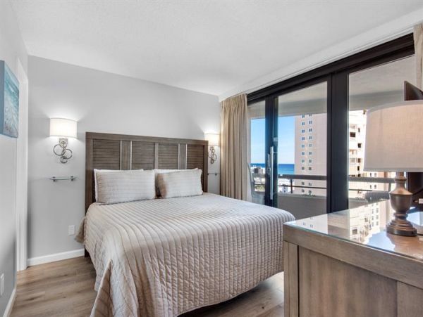 Stylish 2-Bedroom Oceanview Retreat in Miramar Beach