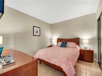 Bedroom - Queen bed