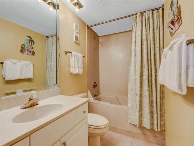 Charming 2 Bedroom Condo on Miramar Beach Sleeps 6 Guests