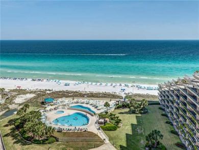 Charming 2 Bedroom Condo on Miramar Beach Sleeps 6 Guests