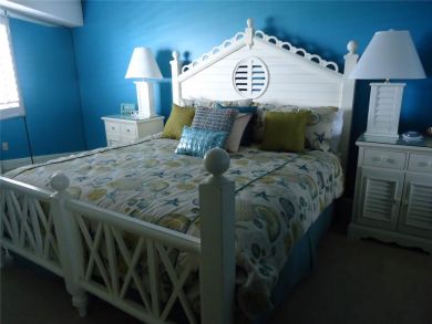 Bed Master Bedroom 1