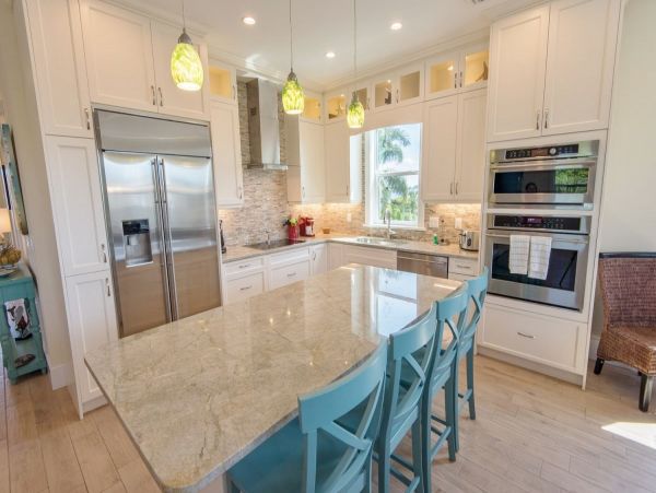 Anna Maria 6 bedroom Rental  1 Min to the Beach!