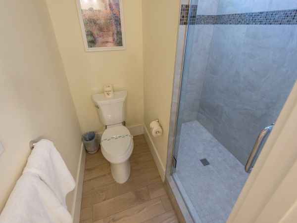 Anna Maria 6 bedroom Rental  1 Min to the Beach!