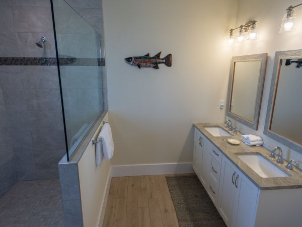 Anna Maria 6 bedroom Rental  1 Min to the Beach!