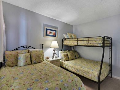 Bedroom - Queen and bunk beds
