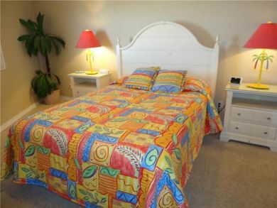 Bedroom - Queen bed
