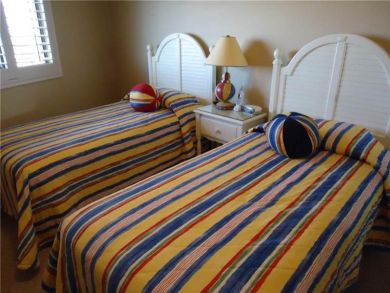 Bedroom - Twin beds