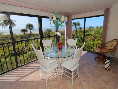 Screened Porch Offers Panoramic Gulf Views Screened Porch Offers Panoramic Gulf Views