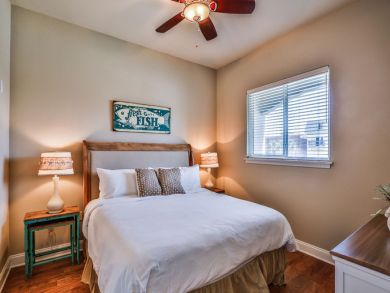 Master Bedroom - King Bed Master Bedroom - King Bed