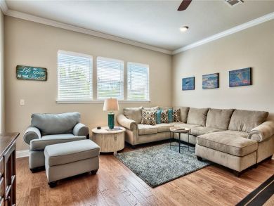 Large Comfortable Living Room