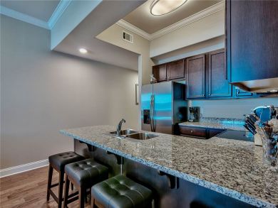 Kitchen with Breakfast Bar