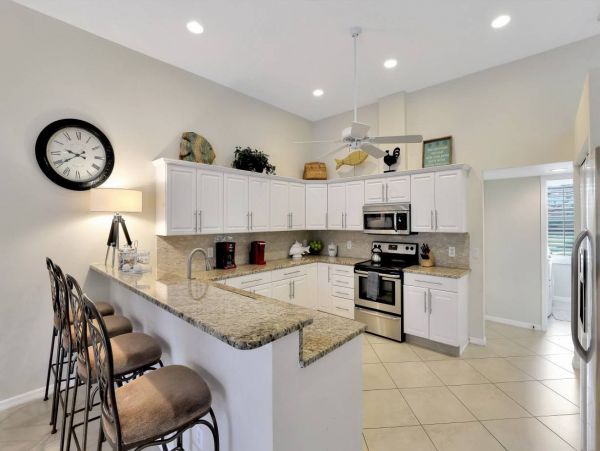 Three Bedroom Luxury Marco Vacation Home Pool