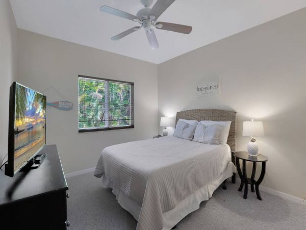 Three Bedroom Luxury Marco Vacation Home Pool