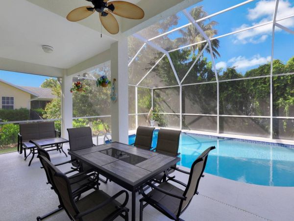 Three Bedroom Luxury Marco Vacation Home Pool