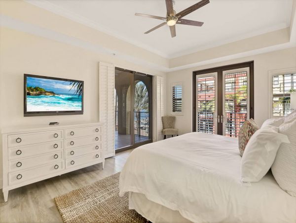 Fantastic Three Bedroom Vacation Condo with Bay Views