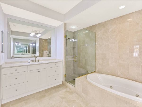 Fantastic Three Bedroom Vacation Condo with Bay Views