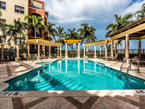 Fantastic Three Bedroom Vacation Condo with Bay Views