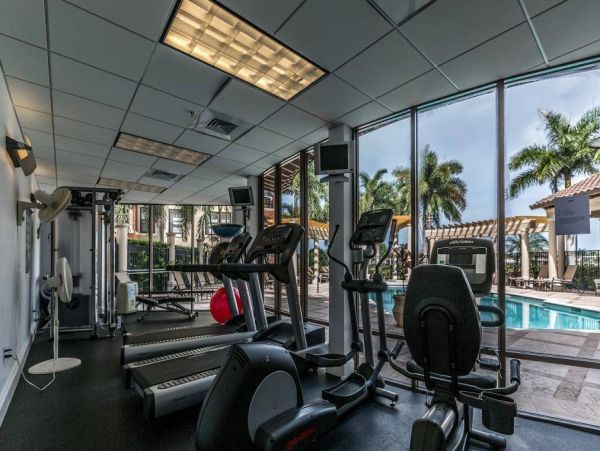 Fantastic Three Bedroom Vacation Condo with Bay Views