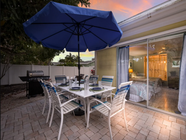 Holmes Beach Luxury Vacation Home 3 Bedrooms & Private Pool
