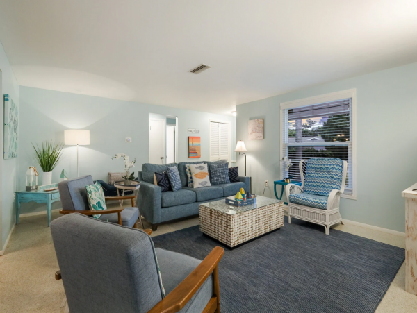 Holmes Beach Luxury Vacation Home 3 Bedrooms & Private Pool